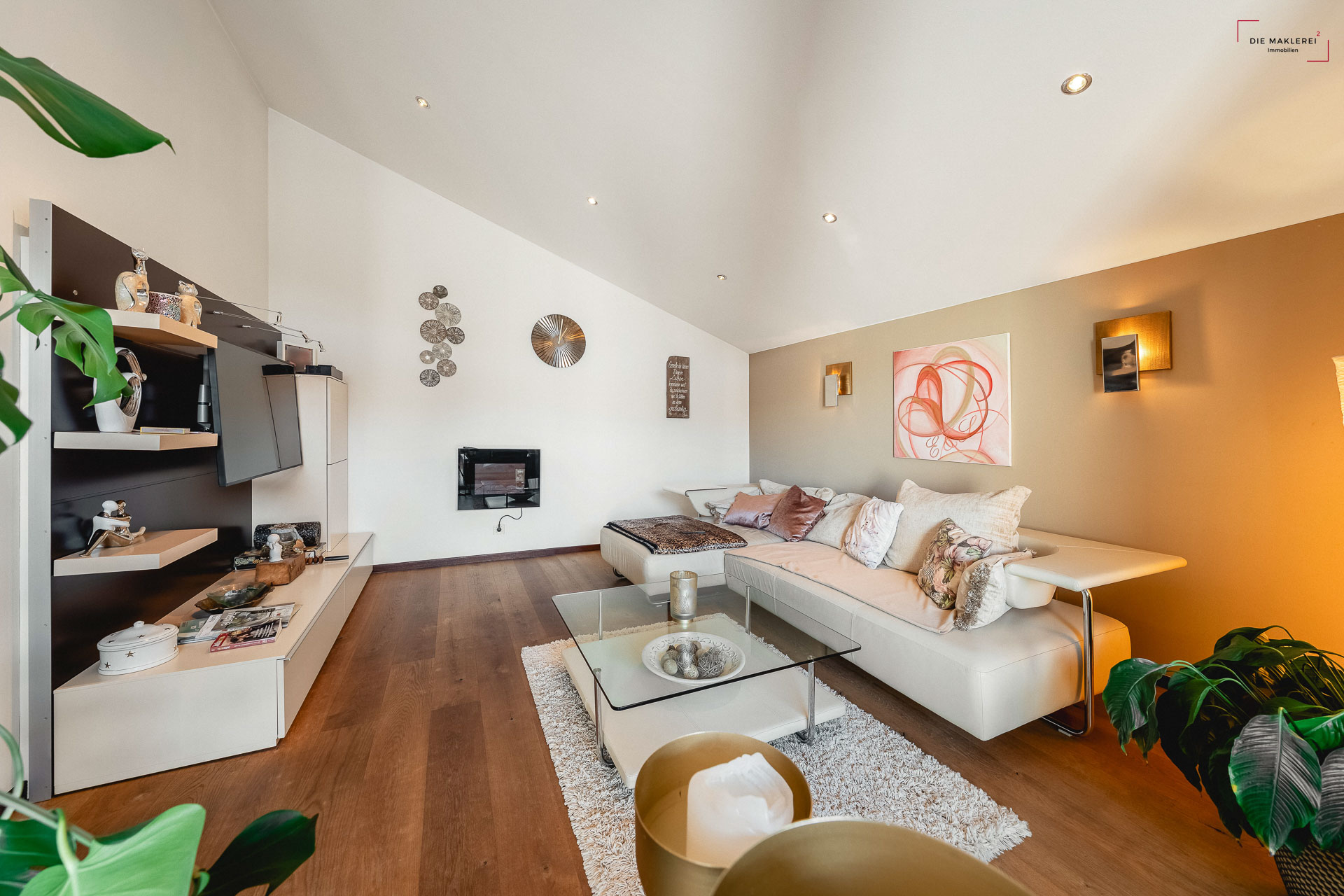 Wohnzimmer betreiberwohnung og